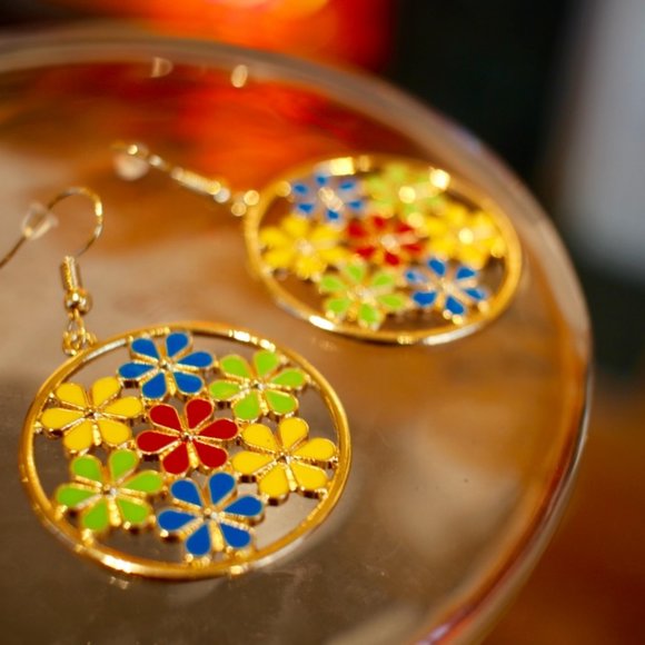 New 18K Gold plated Colorful flower hoop earrings - Picture 8 of 8